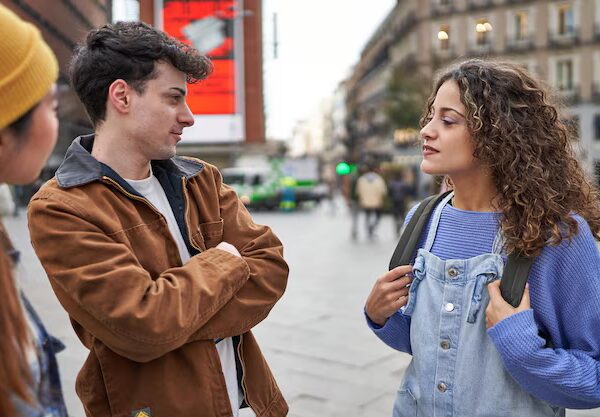 Descubre 6 frases que evitar en España si eres latinoamericano