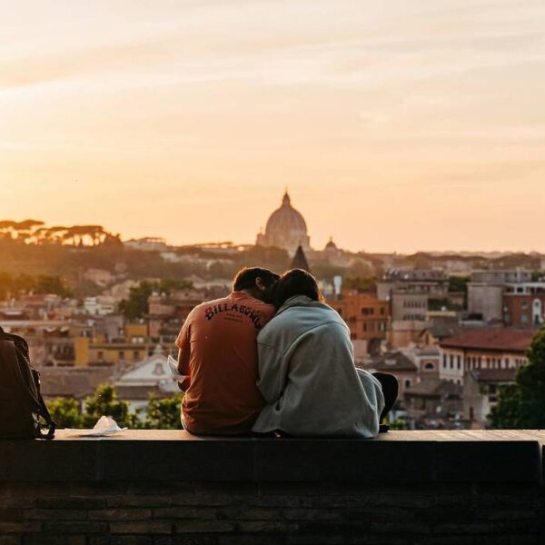 Los destinos más románticos para parejas hispanas en Europa.